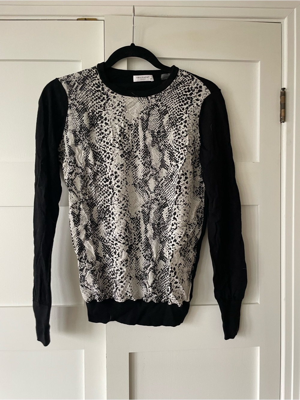 Equipment snake print silky sweater S